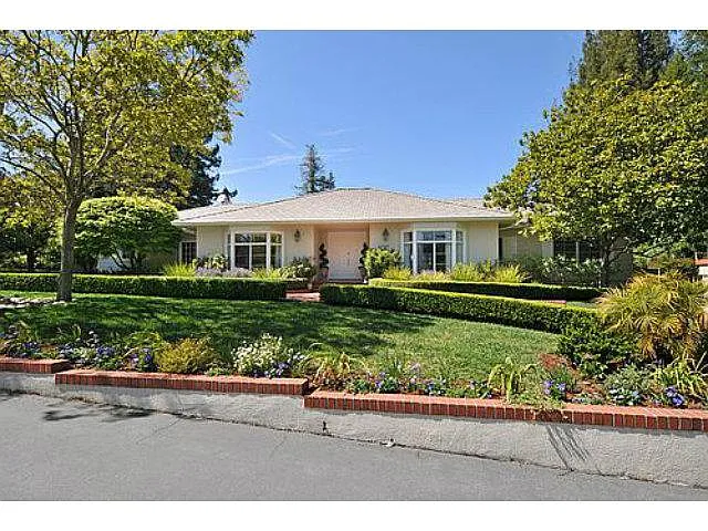 2040 Forest View Ave photo 1
