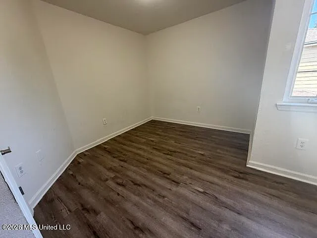 716 Layton Dr — Photo 12