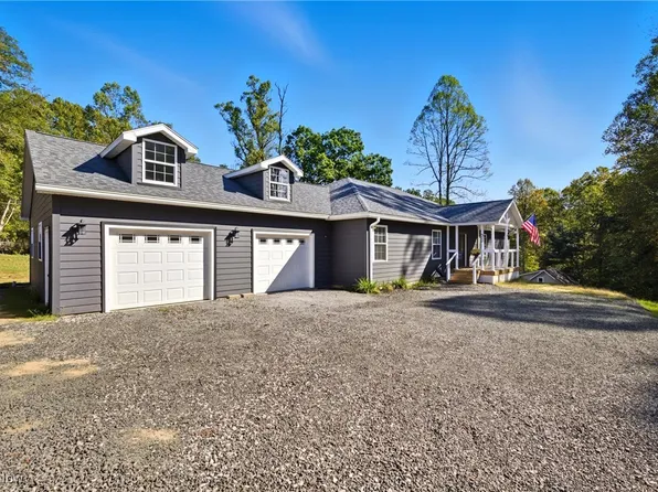 119 Stonegate Dr, Washington, WV 26181