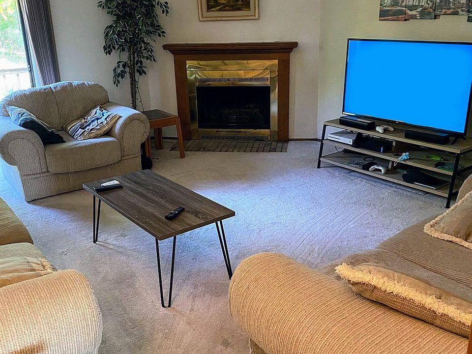 2nd image of 3058 Debra Ct #1