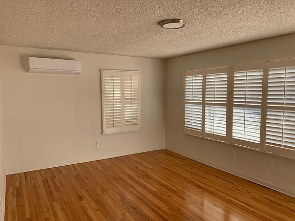 3rd image of 4123 Louisiana St