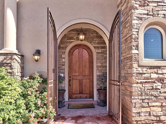 3rd image of 2519 Villa Doro Way NW