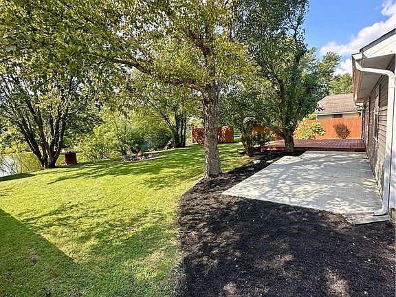 5th image of 7442 Cobblestone West Dr