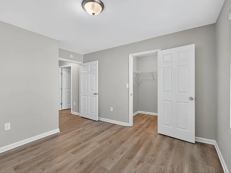 Nevin Place Apartments — Photo 27
