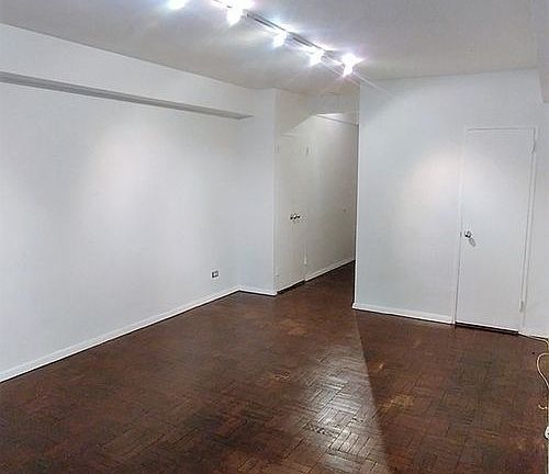 4th image of 240 E 46th St APT 6A