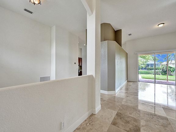 3rd image of 4829 NW 58 Avenue