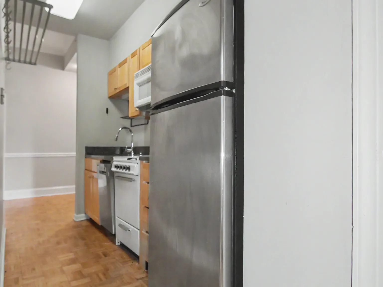 2 bed, 800 sqft, $2,600 — Photo 4