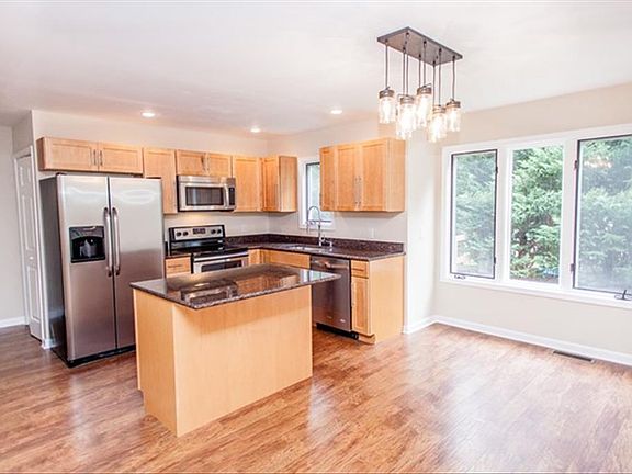 5th image of 27 Tallwood Trl