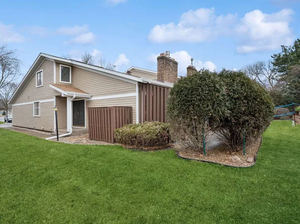 9346 Nesbitt Rd, Bloomington, MN 55437