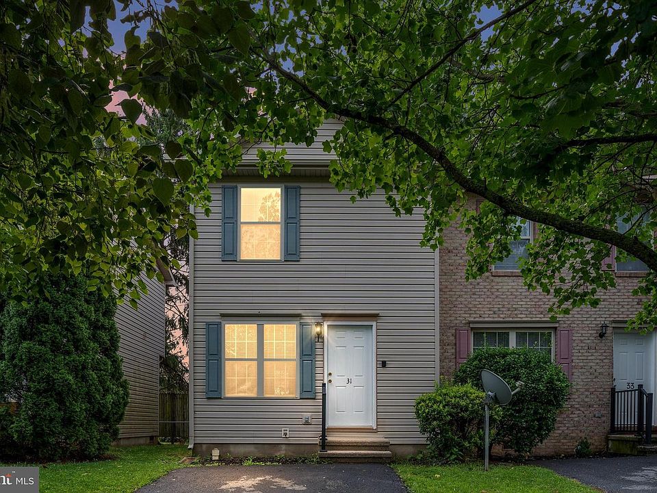 1st image of 31 Dorothy Ct