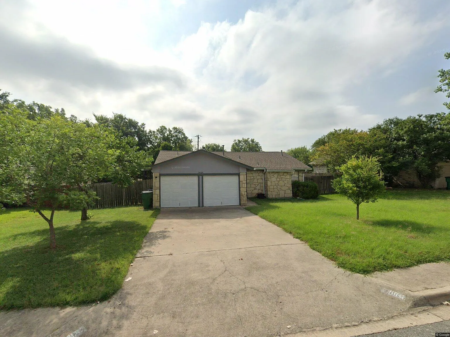3 bed, 1099 sqft, $1,600 — Photo 1