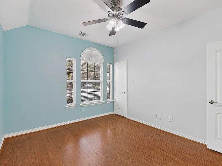 100 Shumard Ct — Photo 20