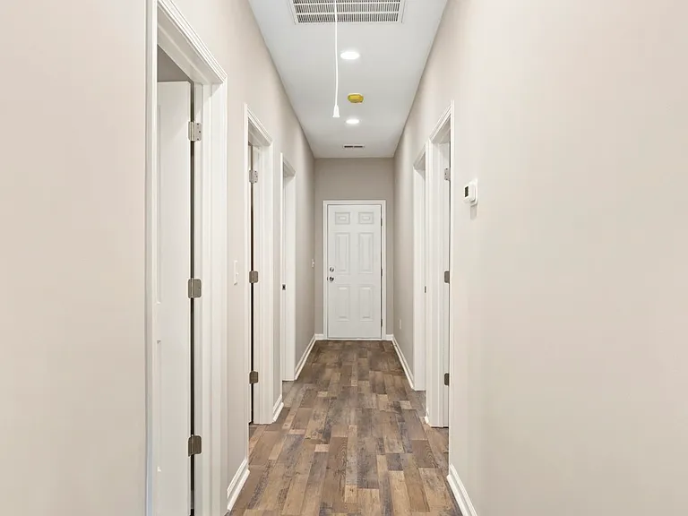 14 Pine St #14 — Photo 11