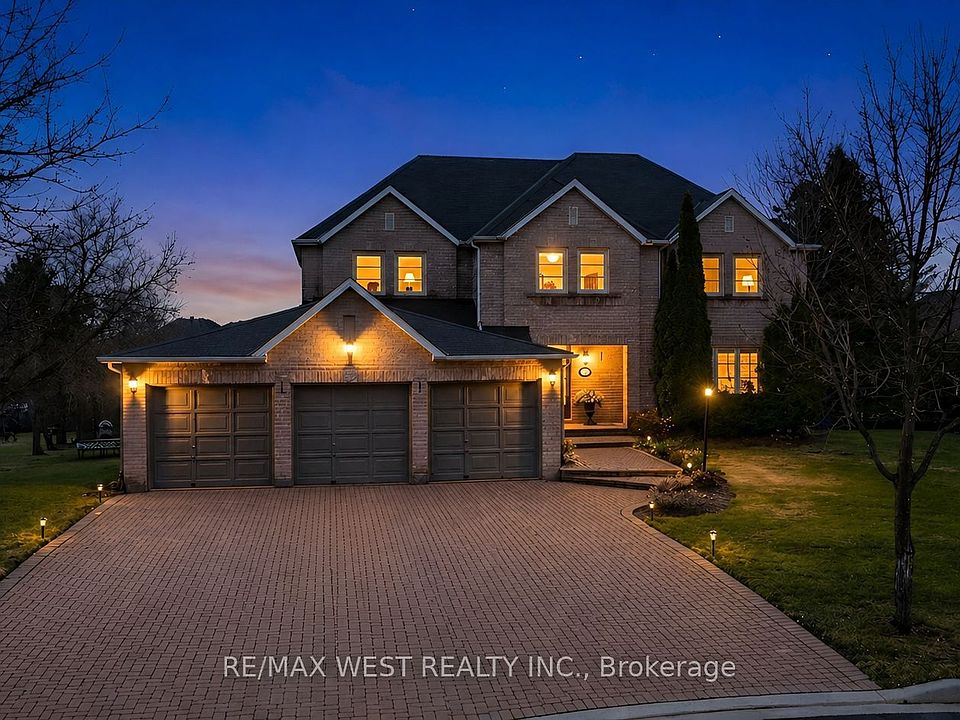 1st image of 93 Fern Valley Cres