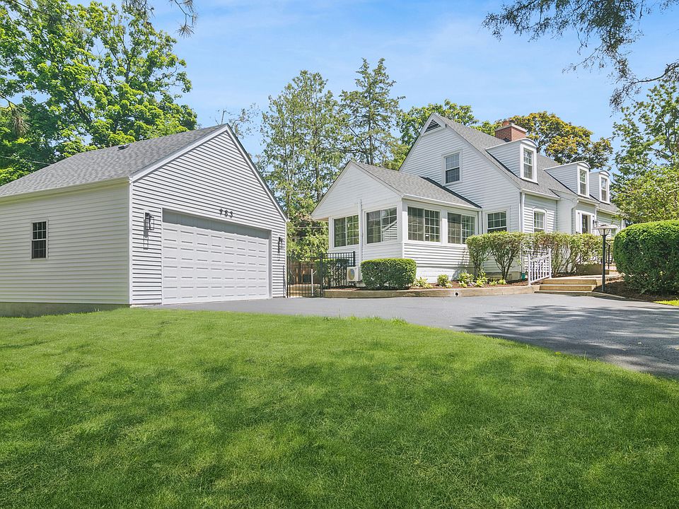 1st image of 983 Harvard Ct