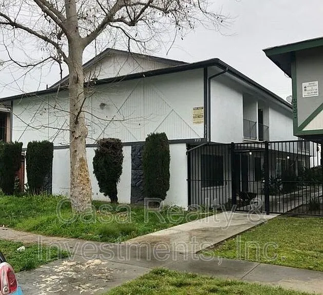 3371 E Andy St #4 — Photo 2