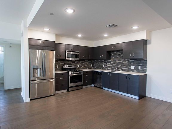 2nd image of 5818 Whitsett Ave #1
