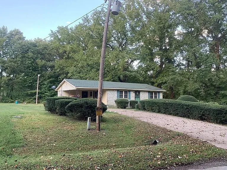956 Ross Rd — Photo 3
