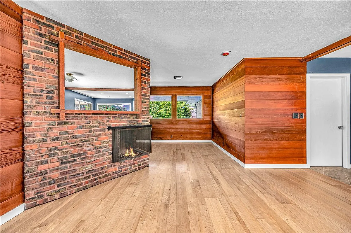 2030 NE 140th Avenue - 1 — Photo 4