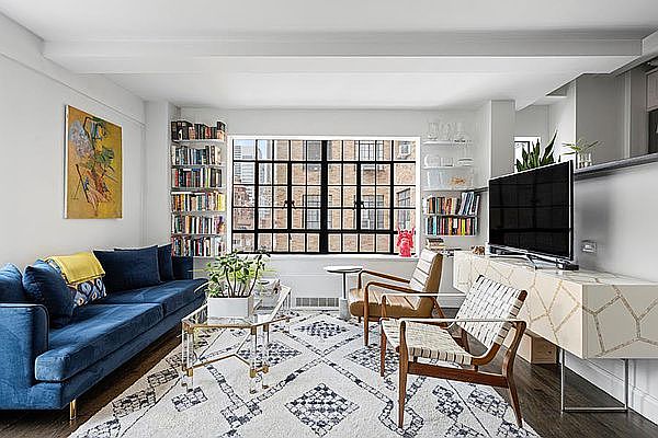 1st image of 10 Park Ave #16A