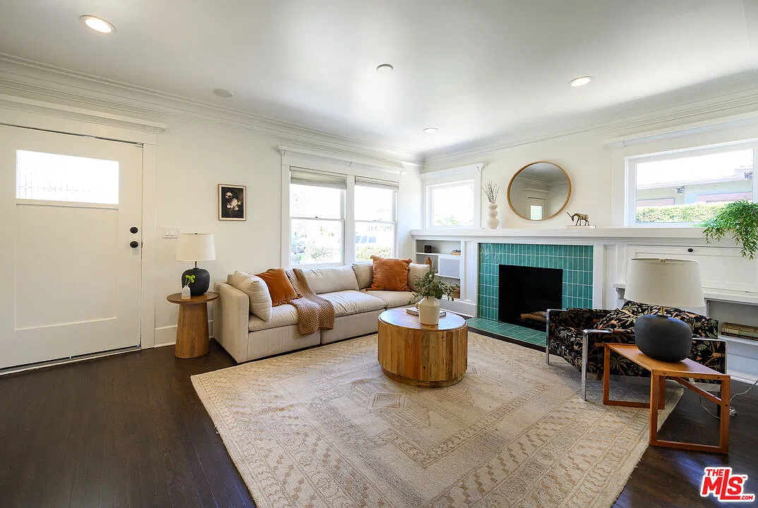 3 bed, 2.0 bath, 1280 sqft, $4,500 — Photo 2