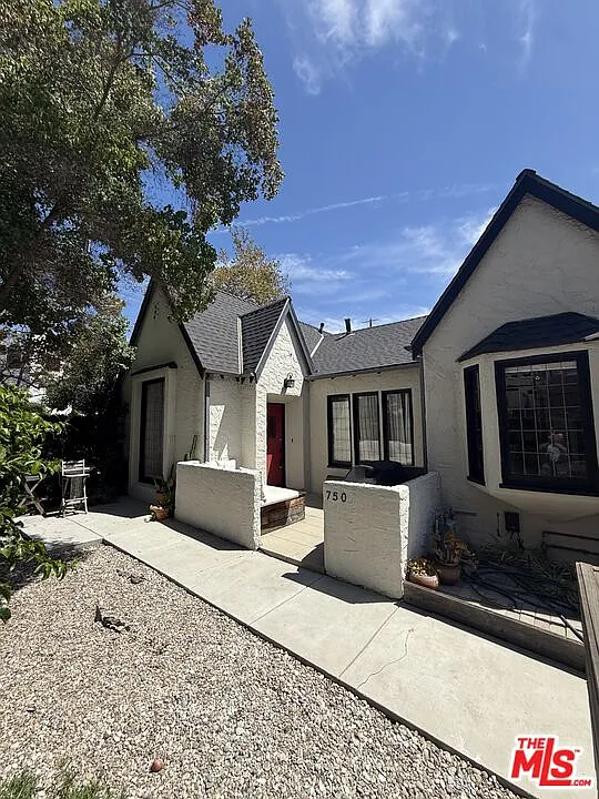 2 bed, 2.0 bath, 1112 sqft, $6,500 — Photo 1