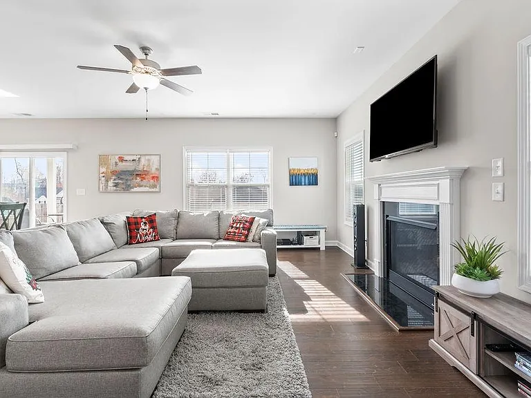 265 Webber Ln — Photo 3