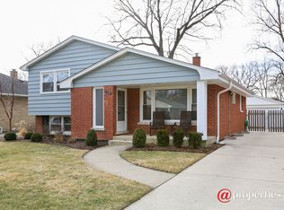 808 S Swain Ave, Elmhurst, IL 60126