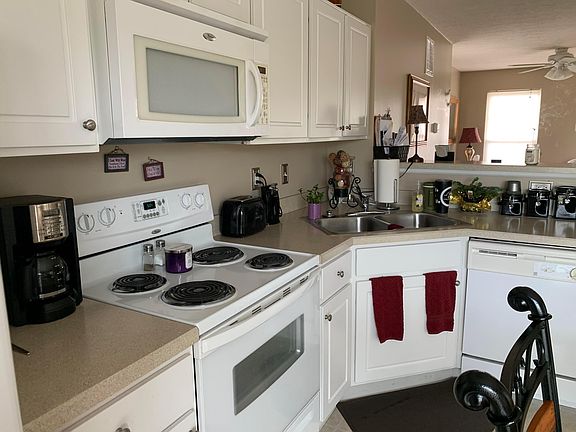 3rd image of 5258 Royal Arch Cascade Dr