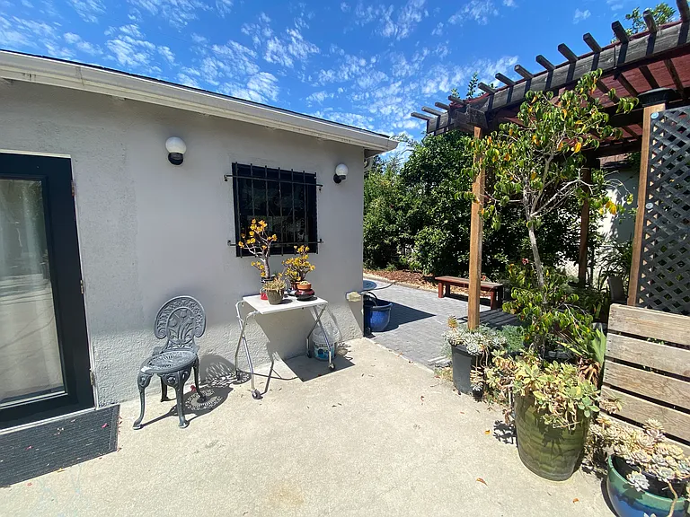 3047 Edgehill Dr — Photo 15