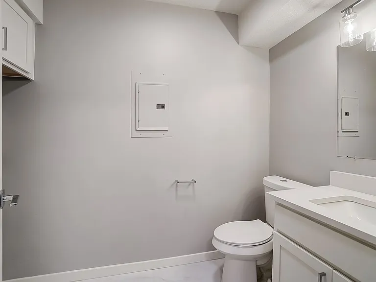 Chardon Place Apartments and Townhomes — Photo 16