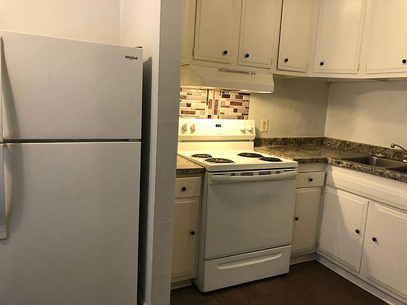 2nd image of 2640 W Pensacola St #7