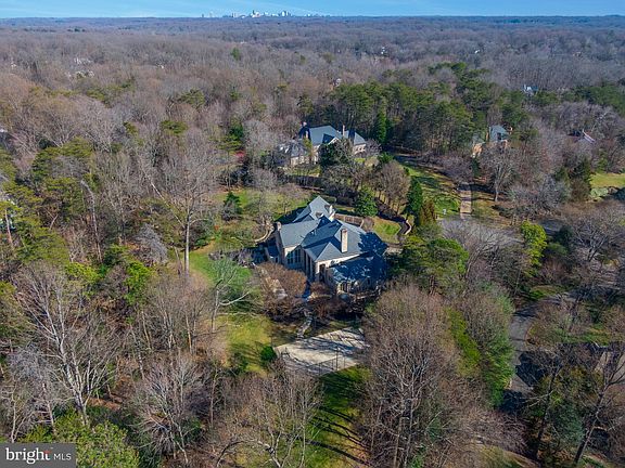 3rd image of 2400 Oakmont Ct
