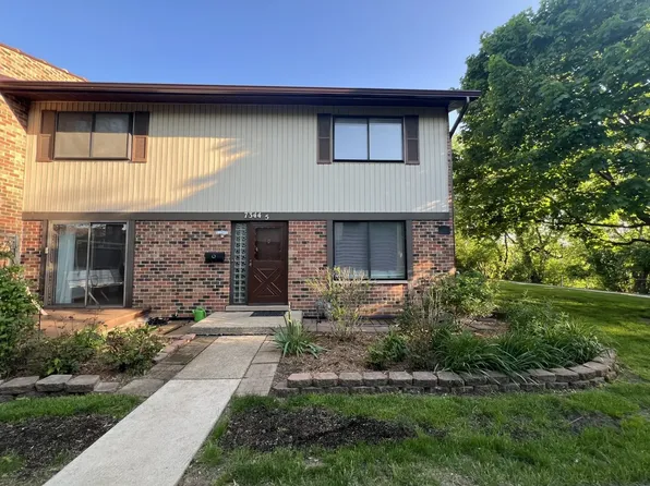 7344 Country Creek Way, Downers Grove, IL
