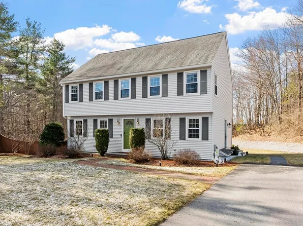 17 Merrimac Dr, Pepperell, MA 01463