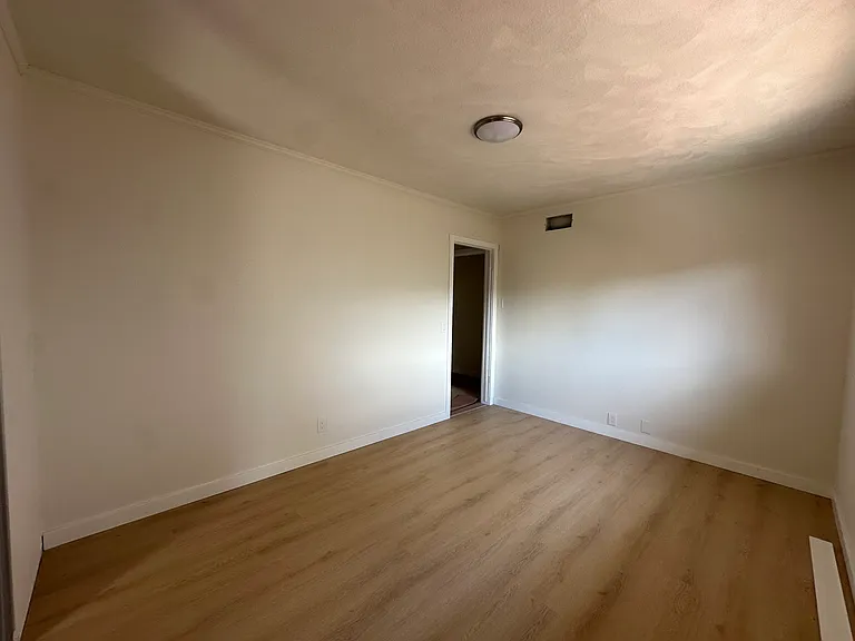 1300 Oak Ave — Photo 14