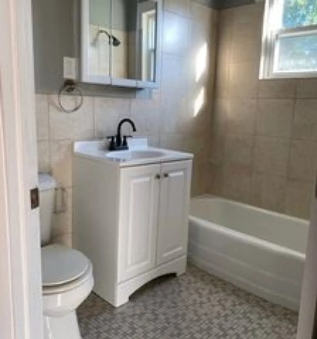 2 bed, 1000 sqft, $1,800 — Photo 4