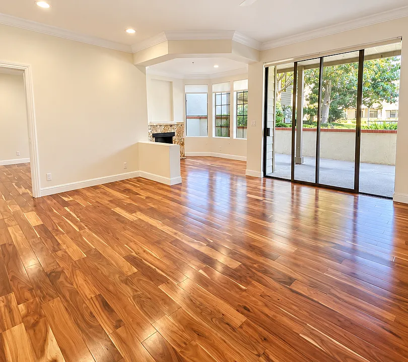 2559 Plaza Del Amo #113