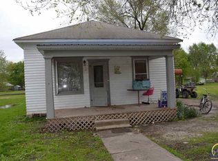 219 N 5th St, Quenemo, KS 66528
