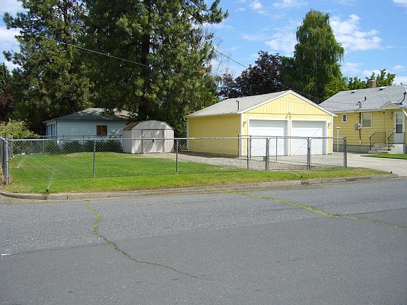 2 car garage, rv strip