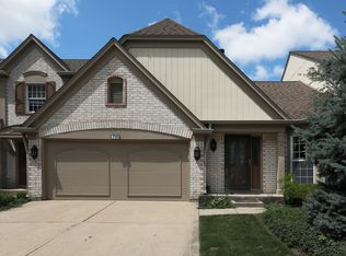 714 Alsace Cir, Buffalo Grove, IL 60089