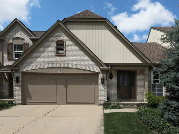 714 Alsace Cir, Buffalo Grove, IL 60089