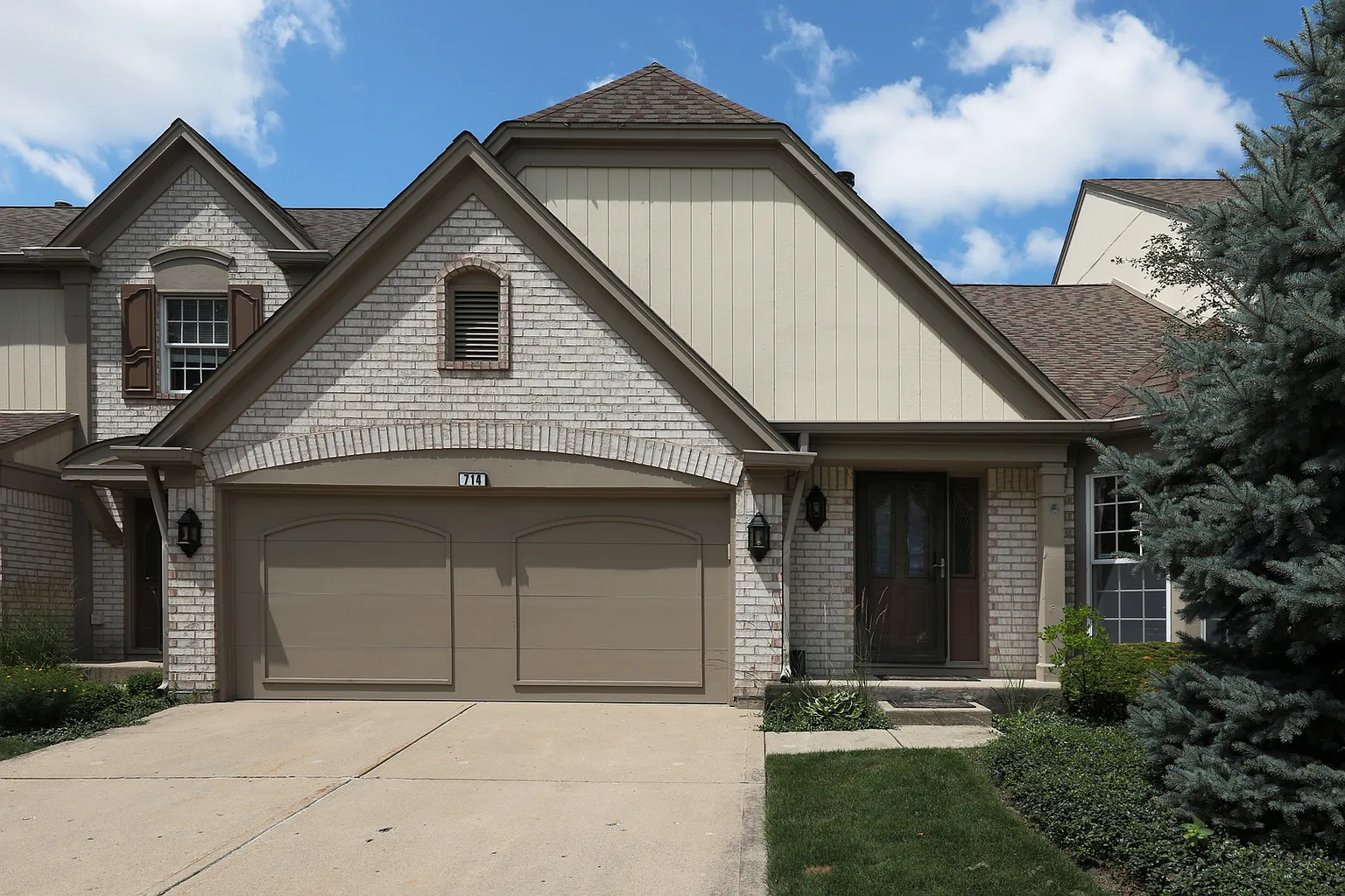 714 Alsace Cir photo 1