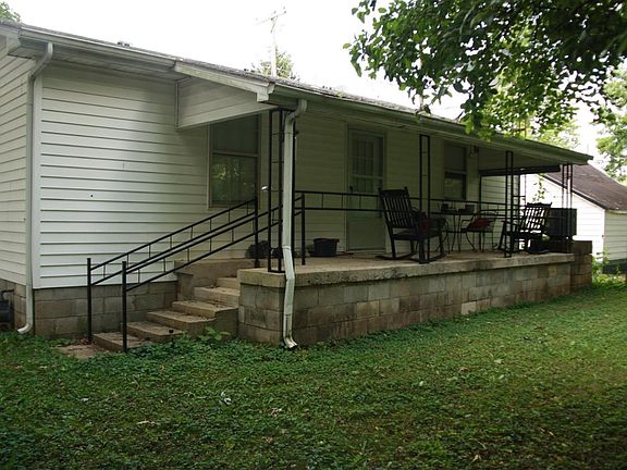 2nd image of 252 Moorefield Rd