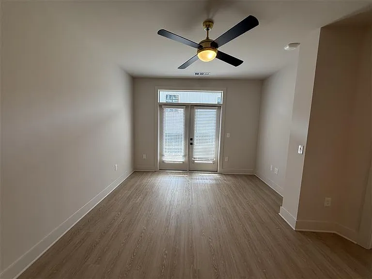 District on the Etowah Apartments — Photo 1093