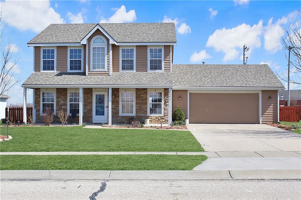 2542 Elm St, Eudora, KS 66025 Zillow