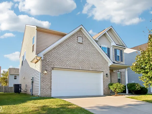 5779 Blue Sky Dr, Whitestown, IN 46075