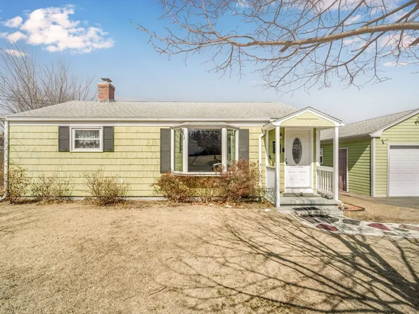 16 Loretta St, Springfield, MA 01118