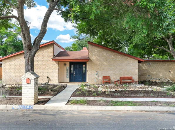 13742 Castle Grove, San Antonio, TX 78231