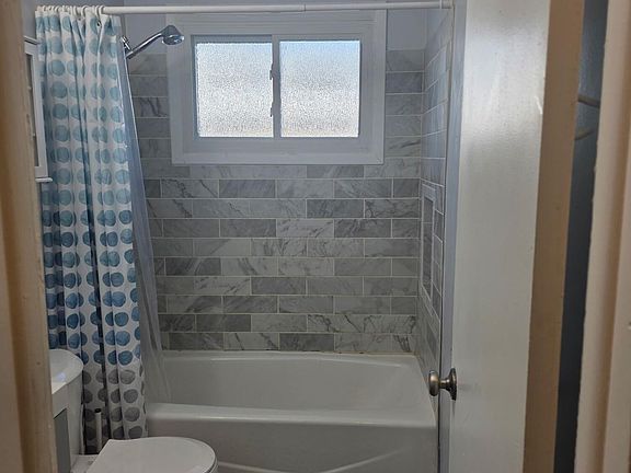 3rd image of 498 Murray Ave